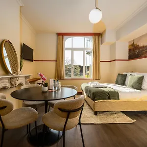 Aparthotel The Queen's Twelve By Romy&travis, Brügge